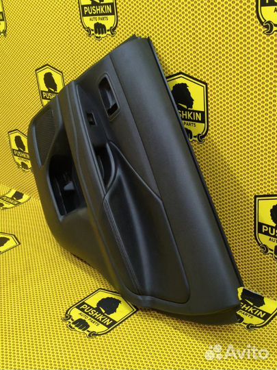 Обшивка двери карта задняя правая Mitsubishi