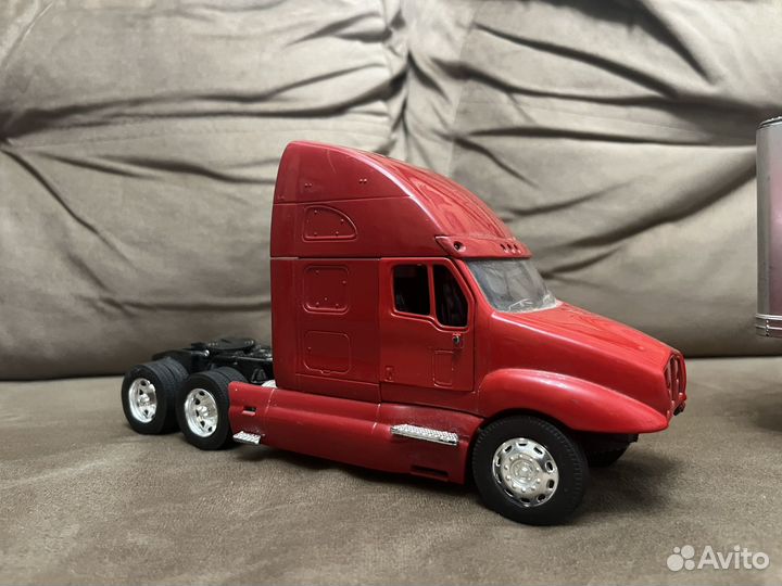 Модель kenworth 1/24