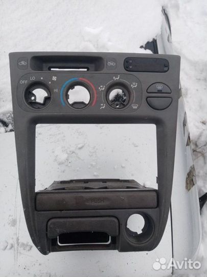 Рамка в торпедо Toyota Corolla E110 1998