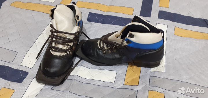 Лыжные ботинки, размер 37