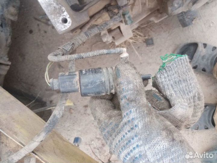 Насос омывателя Volkswagen Polo 5 2017