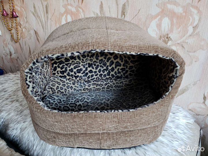 Домик для кошек и собак