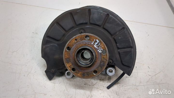 Ступица (кулак, цапфа) правая передняя Volkswagen Passat CC