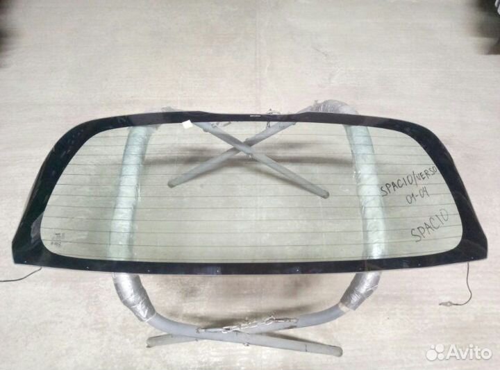 Стекло заднее Toyota Corolla Spacio E120 2001-2009