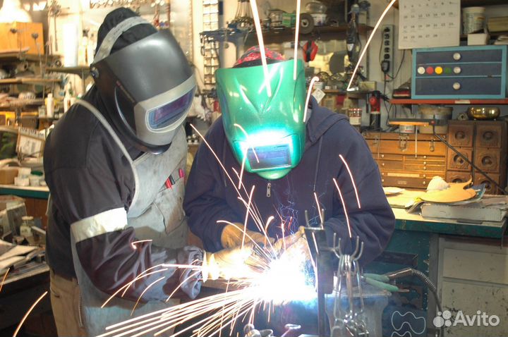 Помощник сварщика