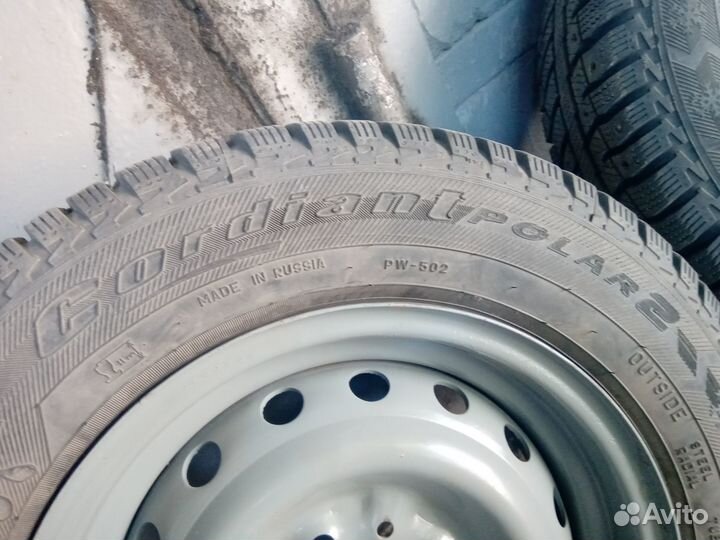 Комплект 175/70/R13 шипованных шин на ваз Cordiant