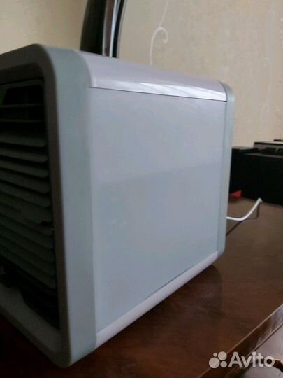 Сплит система, увлажнитель, ночник цвета разные