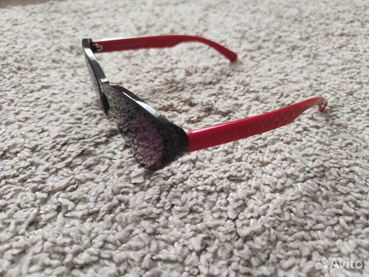 Солнцезащитные очки