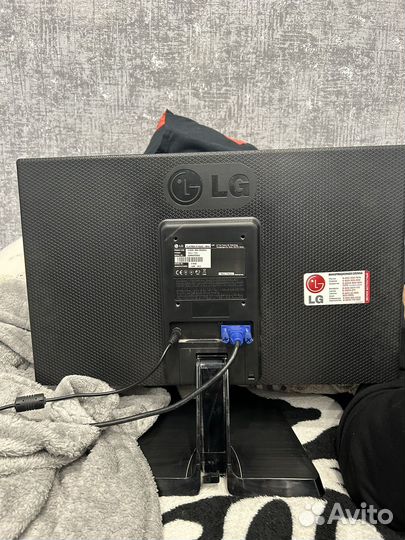 Монитор LG flatron E1942C