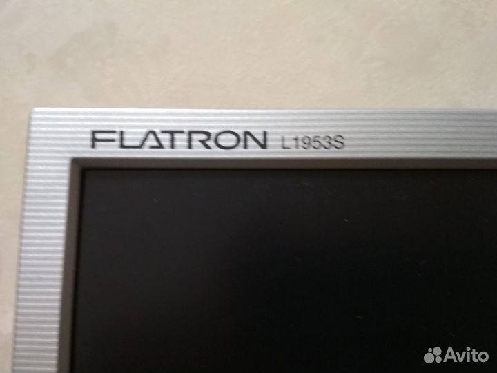 Монитор LG 19 дюймов