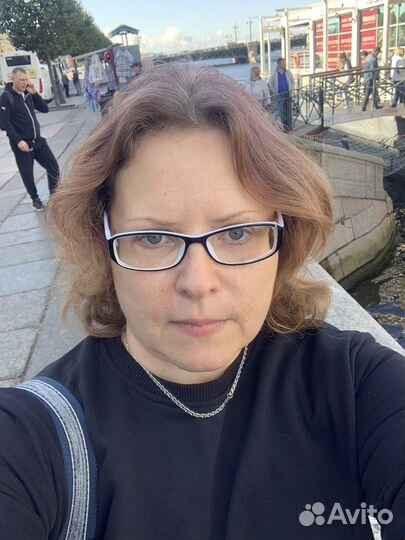 Повар холодного цеха в столовую