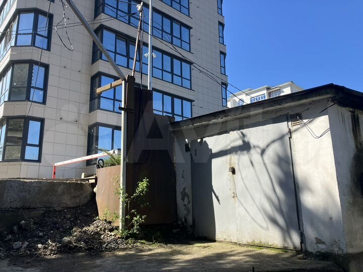 Гараж, > 30 м²