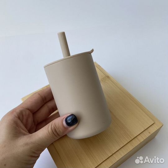 Стакан с трубочкой