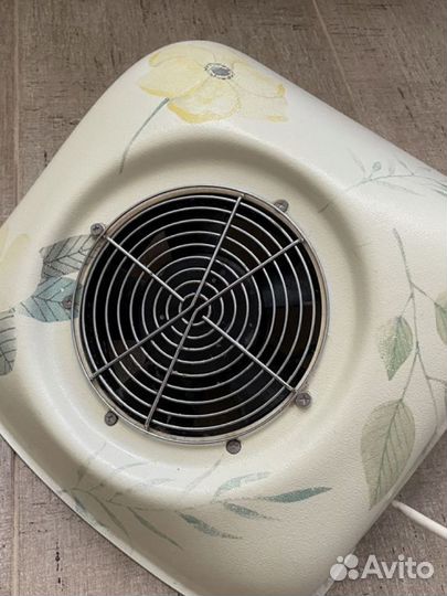 Вытяжка маникюрная