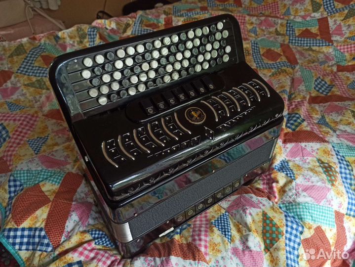 Баян готово-выборный 3х- голосный