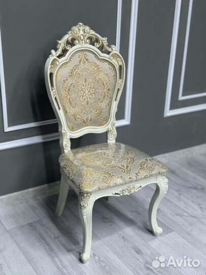 Стул / В наличии стулья