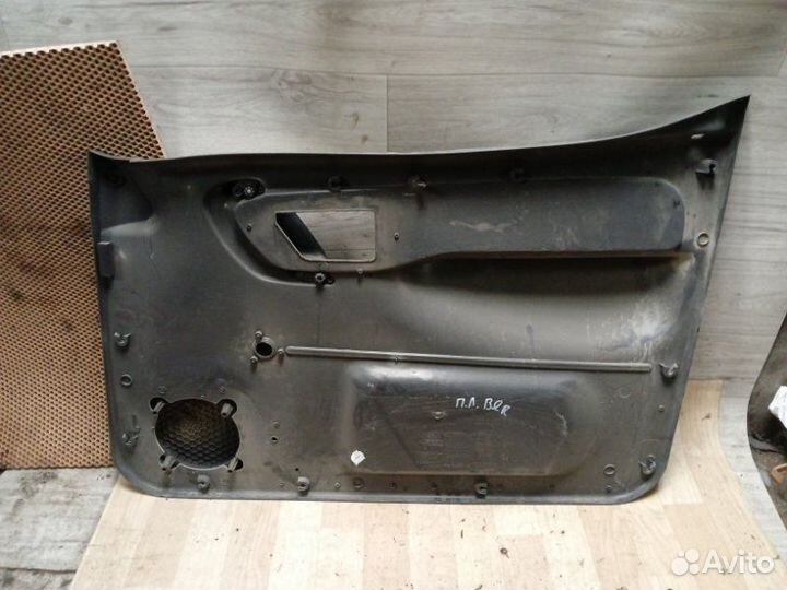 Обшивка двери передняя левая Citroen Berlingo M59