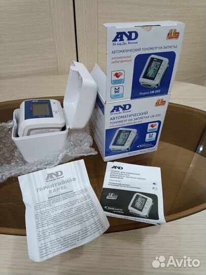 Тонометр на запястье AND UB-202 автомат