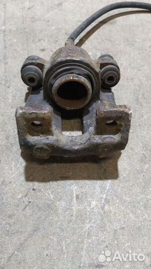 Суппорт тормозной задний левый Mercedes W163