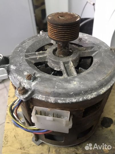 Двигататель стиральной машины