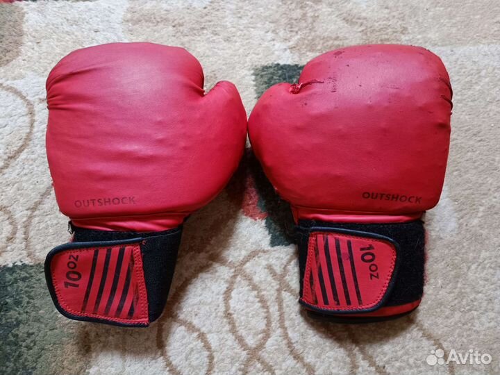 Боксерские перчатки, шлем, бинты