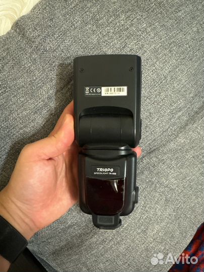 Вспышка накамерная Triopo TR-950 для Canon