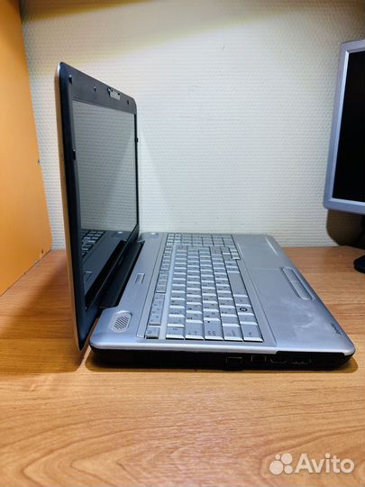 Арт.1088 Ноутбук Toshiba L500-1WP на запчасти