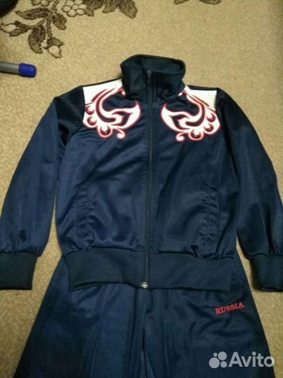 Костюм спортивный