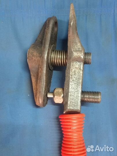 Ключ съемник рулевых тяг и шаровых /2101-10