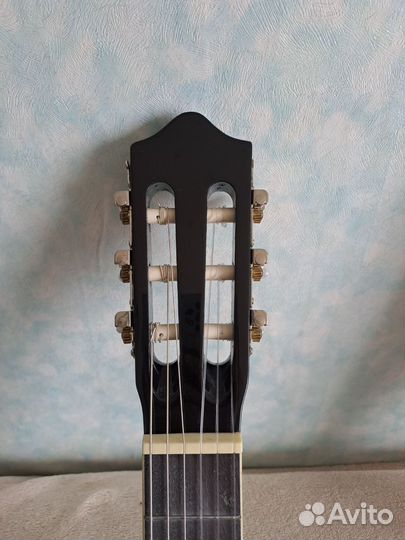 Акустическая гитара