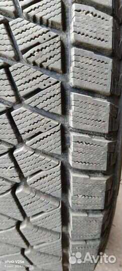 Bridgestone Blizzak DM-V2 235/65 R18