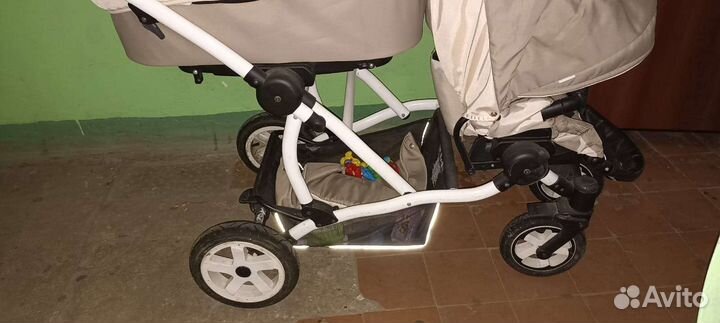 Коляска для двойни