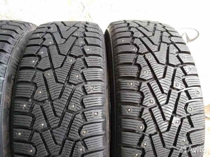 Pirelli Ice Zero 215/55 R17 98T