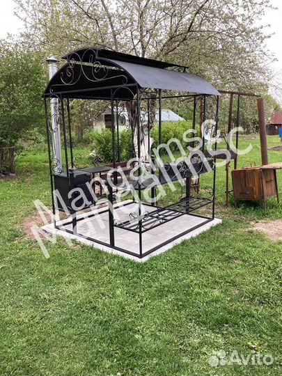 Мангал с крышей