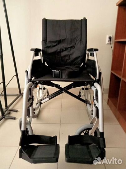Кресло-коляска инвалидное
