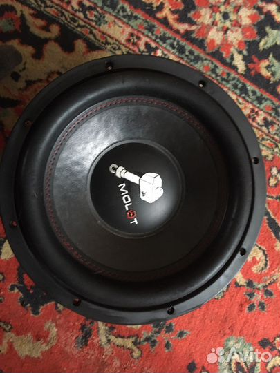 Автомобильный сабвуфер