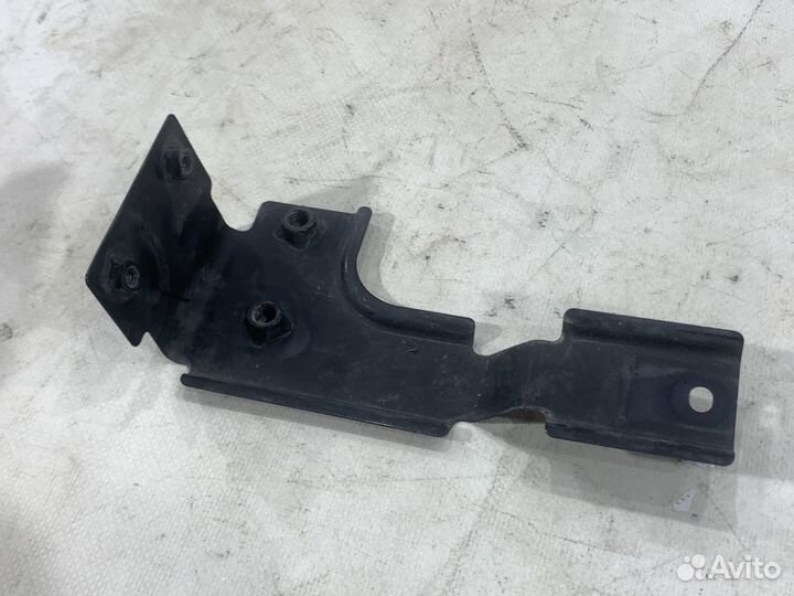 Кронштейн замка капота Nissan Murano Z52