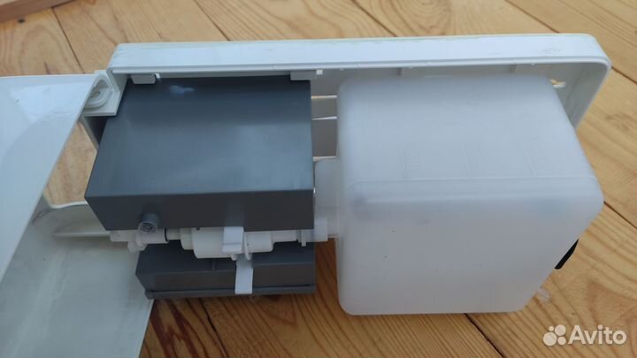 Диспенсер для антисептика