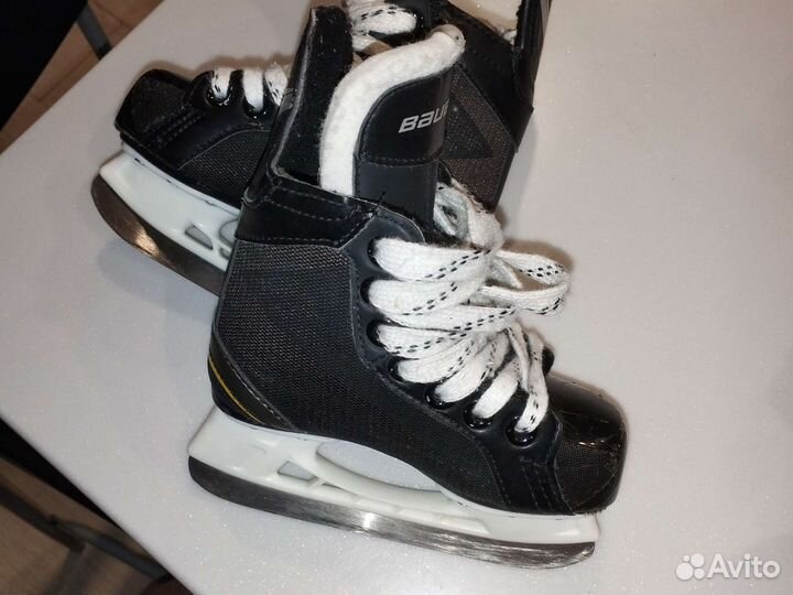 Коньки детские Bauer Supreme 140