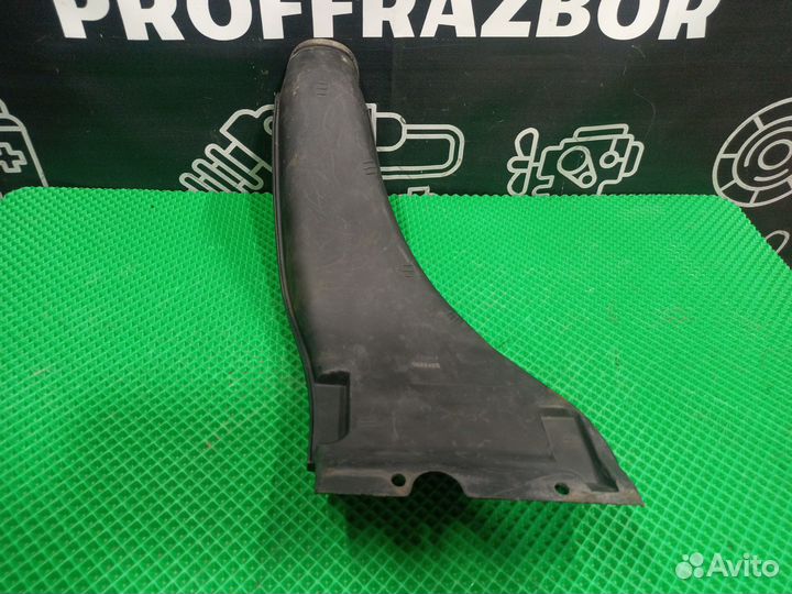 Воздухозаборник Mitsubishi Carisma MR373897