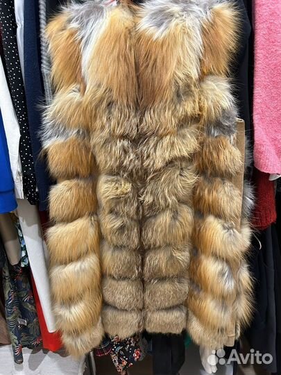 Жилетка меховая натуральная лиса