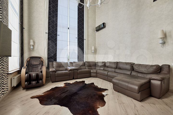 Коттедж 365 м² на участке 16 сот.