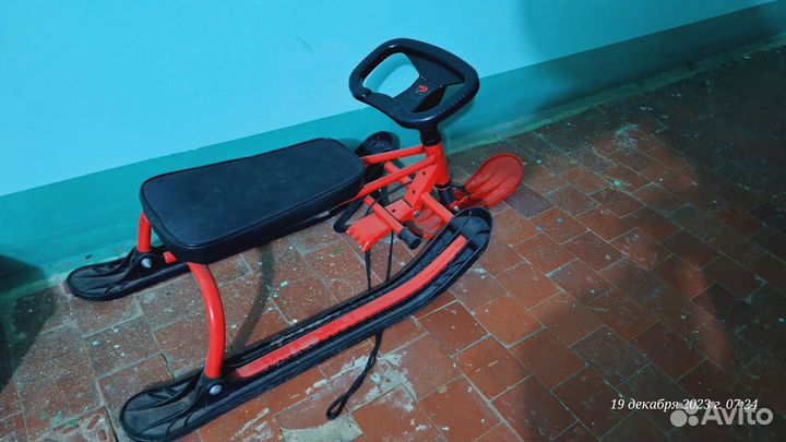 Детский снегокат