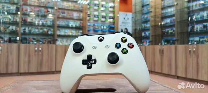 Джостик на xbox one x белый бу оригинал