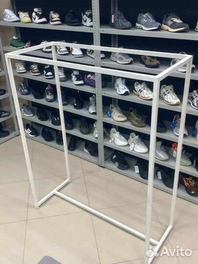 Вешало напольное для одежды