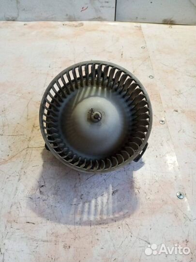 Моторчик печки Mitsubishi Galant 1992