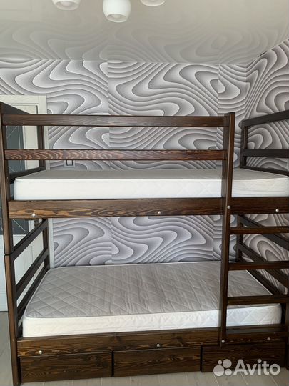 Двухъярусная кровать