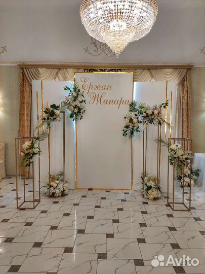 Стойки для цветов на праздник