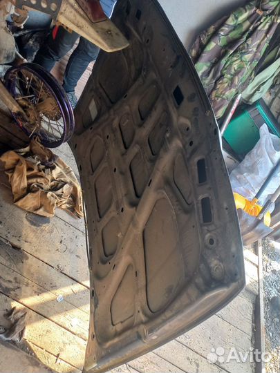 Продам капот impreza GF