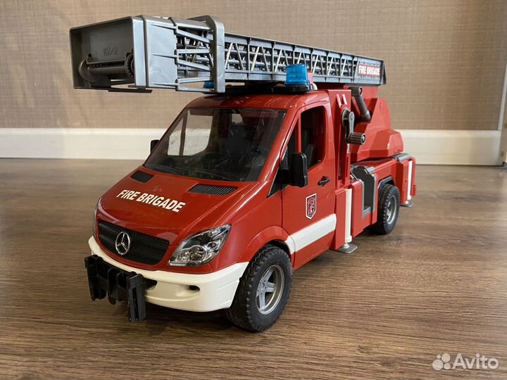Пожарная машина Bruder